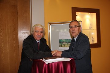 2014 yılında Hacettepe Üniversitesi Güzel Sanatlar Fakültesi’nde öğrencilere yönelik yapılan “İsmail Altınok” Paneli ve Sergisi